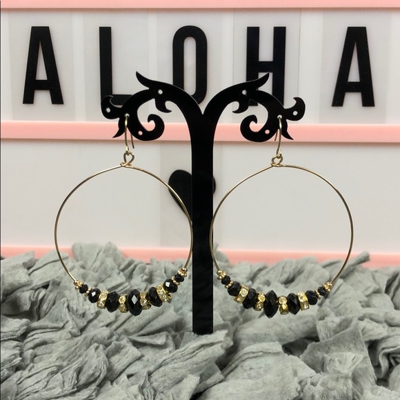 Jewelry - Black and gold earrings